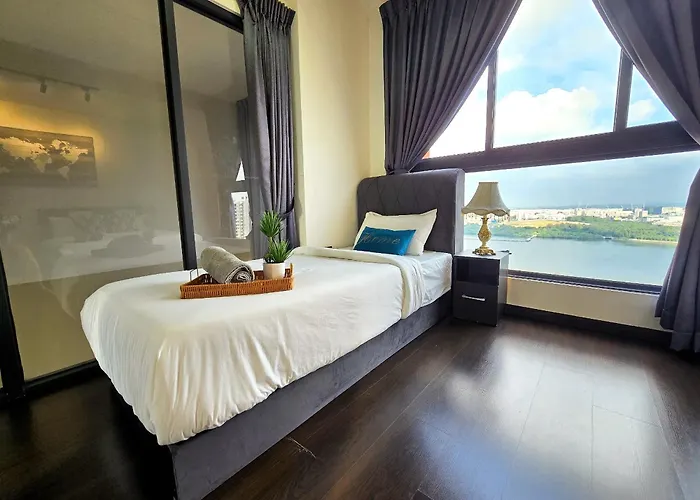 Loft Suite Seaview Near Johor Bahru Custom 7 Pax