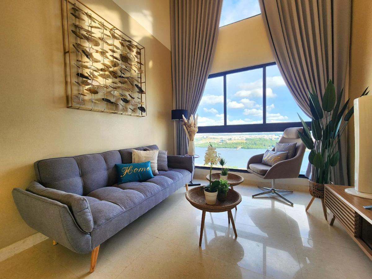 Loft Seaview Near Custom 7 Pax Apartment *